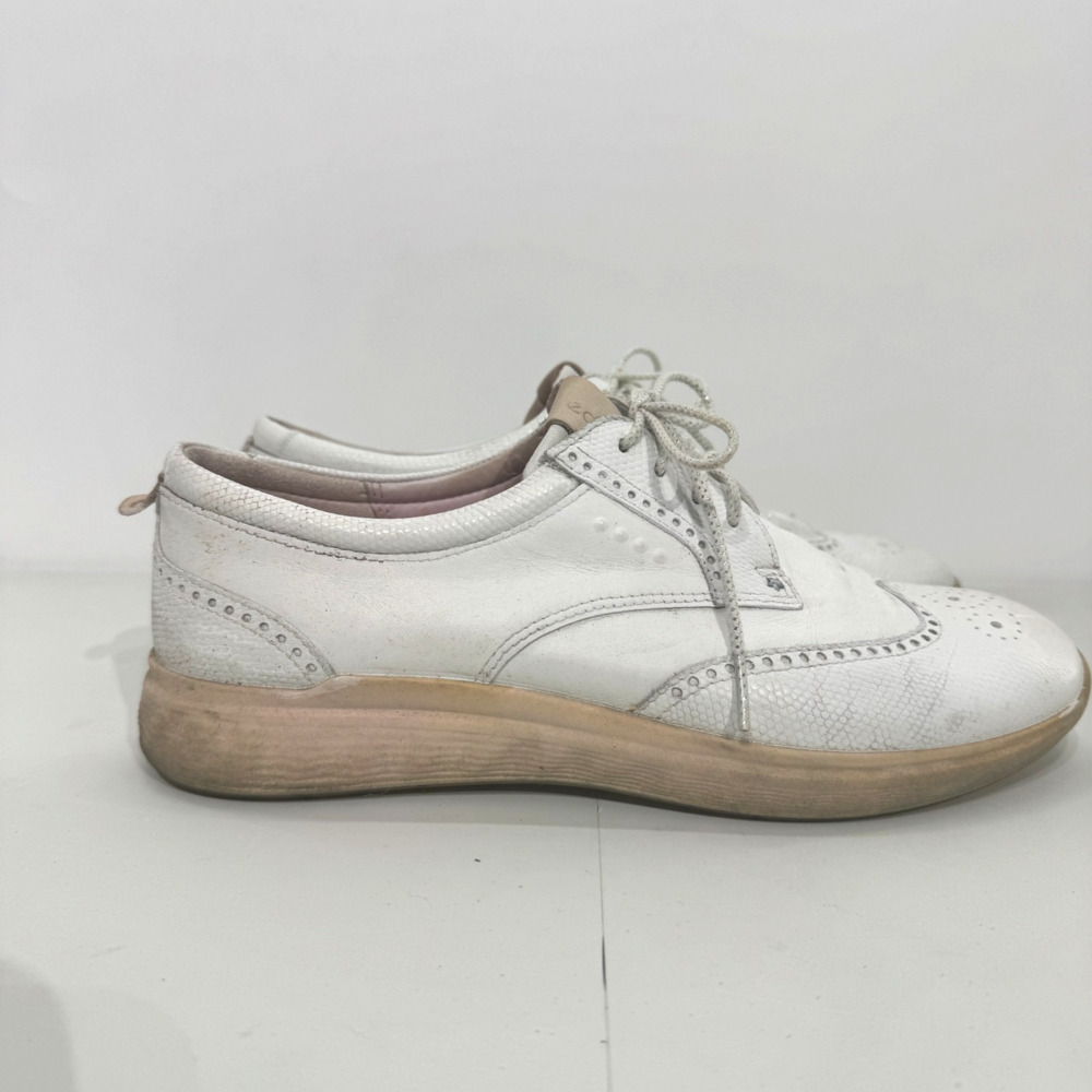 ECCO Golf Shoes Womens 39 US 8 Hydromax Cleats White Leather Sport Brogue